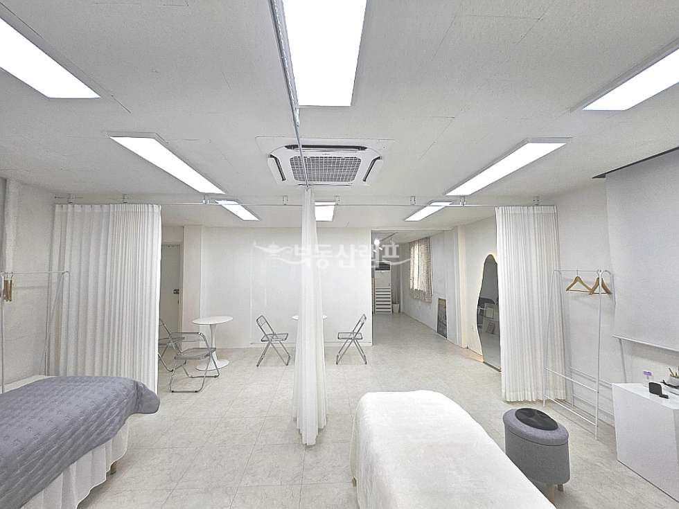 서울 강남구 역삼동 역삼동 화이트톤 깔끔한 인테리어 사무실 월세 매물번호 10712 사진 1