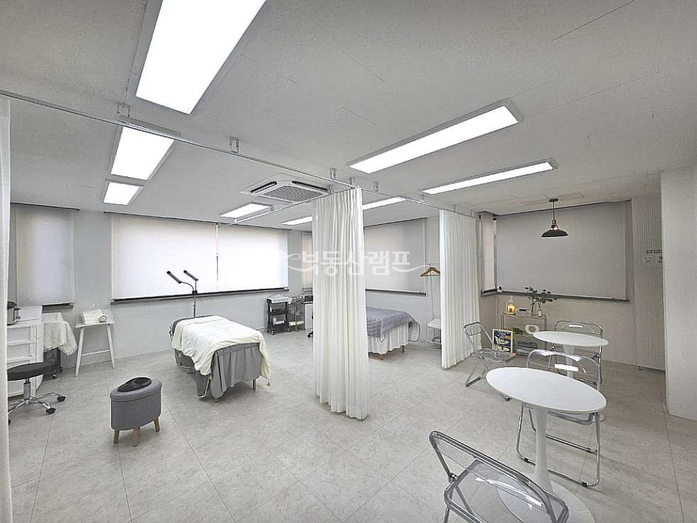 서울 강남구 역삼동 역삼동 화이트톤 깔끔한 인테리어 사무실 월세 매물번호 10712 사진 3