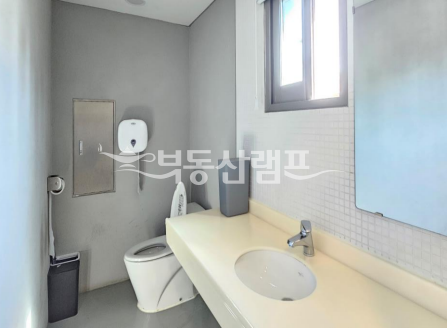 서울 강남구 삼성동 주건축물제1동 삼성중앙역 세련된 인테리어 테라스가춘 통임대 사무실 월세 매물번호 11089 사진 14
