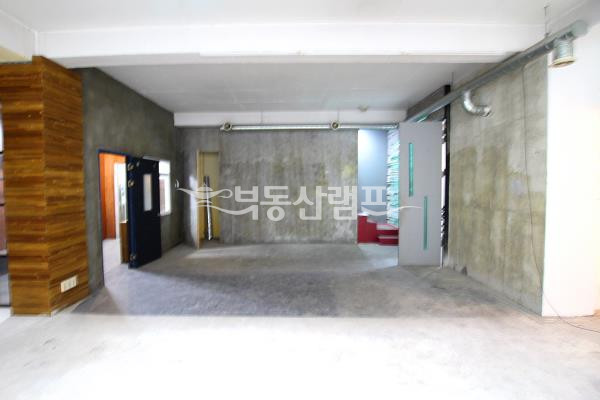 서울 강남구 신사동 계천빌딩동 ★ 지하 스튜디오 사무실 ★ 월세 매물번호 11442 사진 1