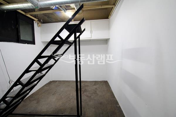 서울 강남구 신사동 계천빌딩동 ★ 지하 스튜디오 사무실 ★ 월세 매물번호 11442 사진 7
