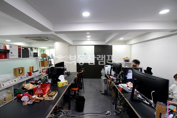 서울 강남구 논현동 케이엠빌딩동 ★ 3룸 구조 사무실 ★ 월세 매물번호 11516 사진 3