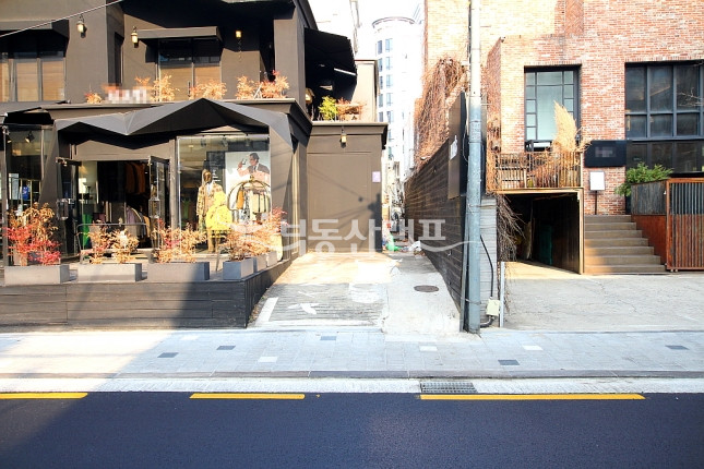 서울 강남구 논현동 ★ 주택형 미니사옥 사무실 ★ 월세 매물번호 11619 사진 3