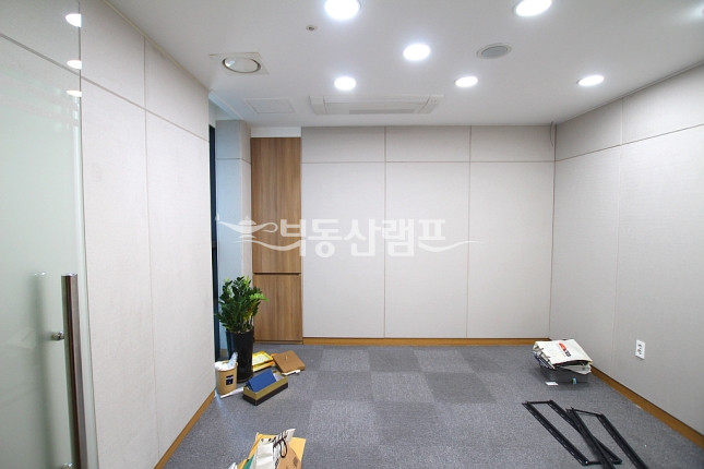 서울 강남구 역삼동 엠코720 동 ★ 3룸 사무실 ★ 월세 매물번호 11689 사진 7