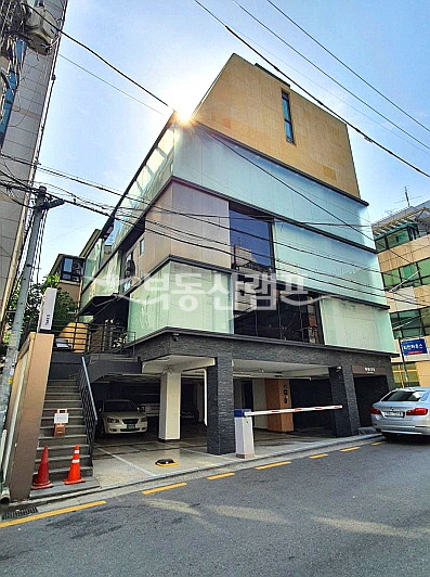 서울 강남구 역삼동 화이트빌딩동 ★ 내외관 인테리어 잘된 통사옥 사무실 ★ 월세 매물번호 11800 사진 1