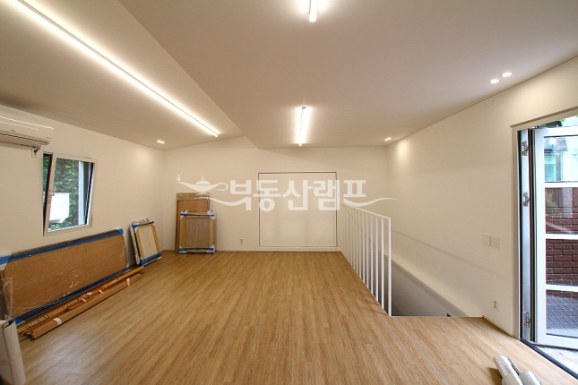 서울 서초구 우면동 ★ 리모델링 첫입주 미니사옥 사무실 ★ 월세 매물번호 11807 사진 9