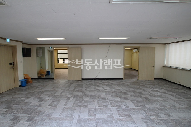 서울 서초구 양재동 다모빌딩동 ★ 2룸 넓고 저렴한 사무실 ★ 월세 매물번호 11917 사진 4
