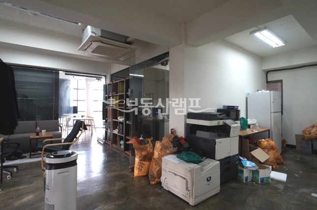 서울 강남구 신사동 동우빌딩동 ★ 압구정역 역세권 인테리어 잘된 사무실 ★ 월세 매물번호 12120 사진 1