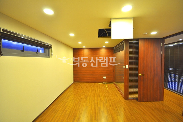 서울 강남구 신사동 ★ 압구정로데오거리 S급 인테리어 사무실 ★ 월세 매물번호 12152 사진 7