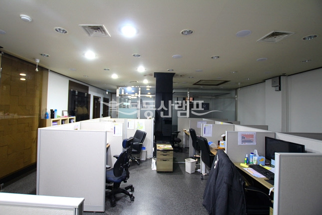 서울 강남구 논현동 우영빌딩동 ★ 내외관 깔끔한고 접근 좋은 사무실 ★ 월세 매물번호 12290 사진 1