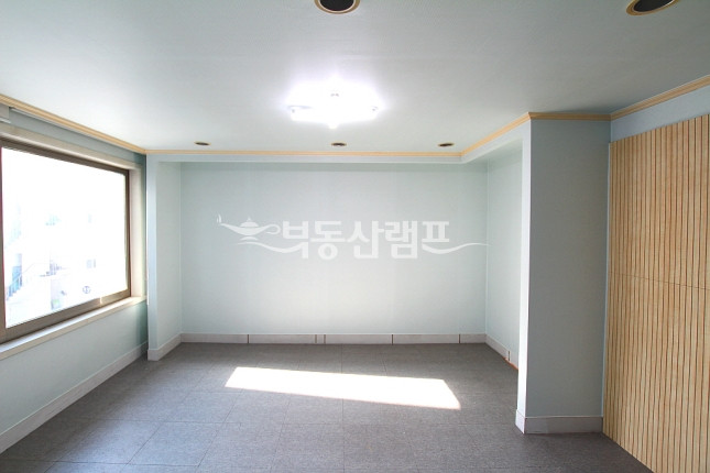 서울 강남구 논현동 ★ 역세권 주차 편한 단독 사옥 사무실 ★ 월세 매물번호 12304 사진 3