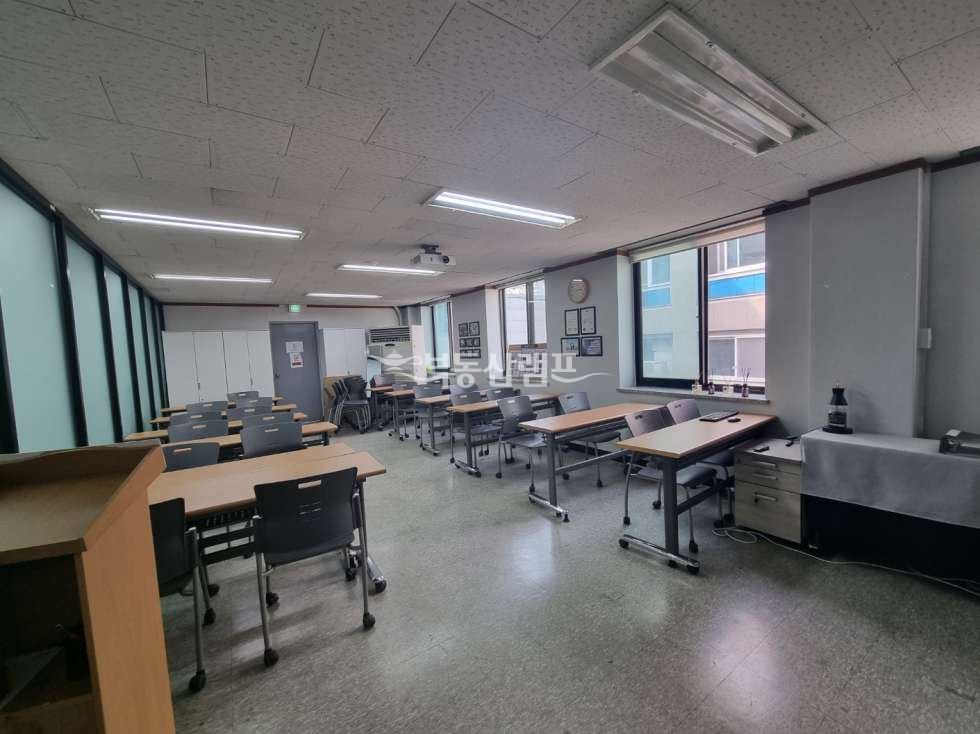 서울 강남구 신사동 압구정 초역세권 주차아주편리한 사무실 월세 매물번호 10070 사진 3