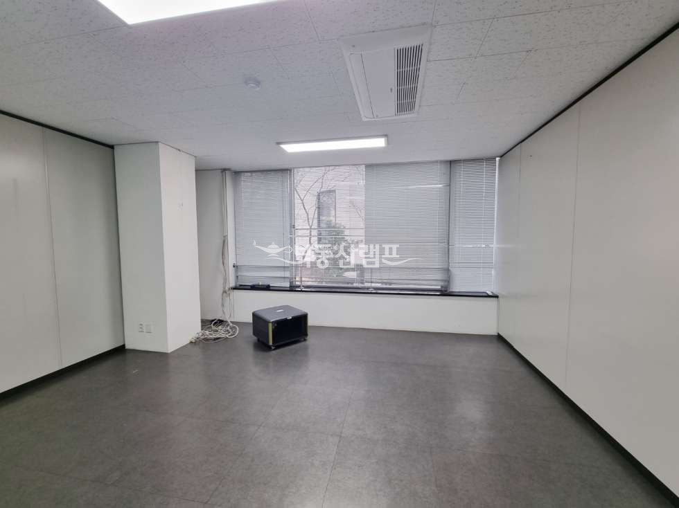 서울 강남구 신사동 신사동 내외관 및 인테리어 우수한 업무용사무실 월세 매물번호 10072 사진 2