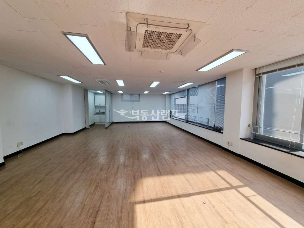 서울 강남구 신사동 신사동 내외관 및 인테리어 우수한 업무용사무실 월세 매물번호 10072 사진 6