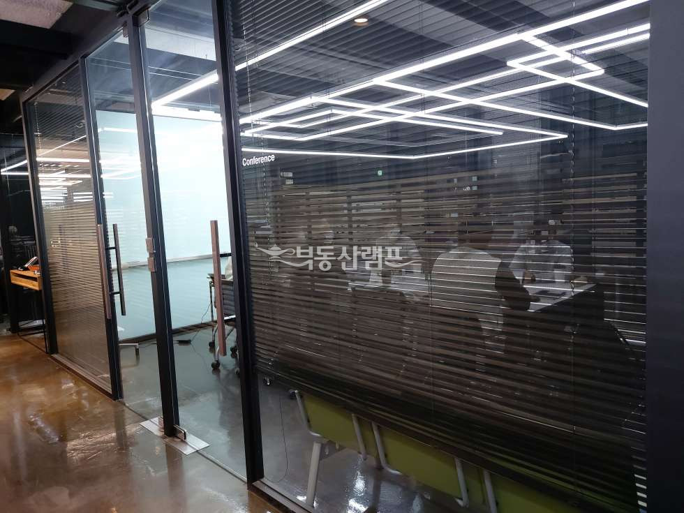 서울 강남구 신사동 신사동 AAAA급 인테리어 주차편리한 사무실 월세 매물번호 10074 사진 5