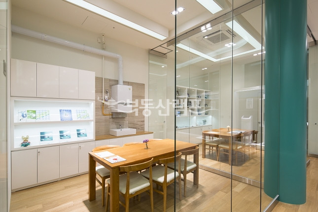 서울 강남구 논현동 KJ빌딩동 ★ 대로변 가시성 쇼룸 사무실 ★ 월세 매물번호 12390 사진 5