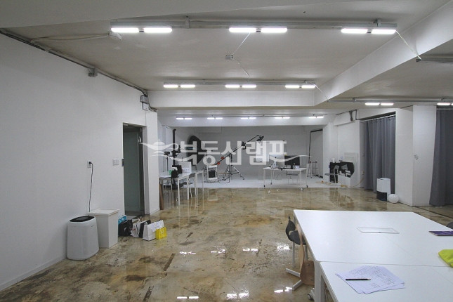 서울 강남구 논현동 리스컴빌딩동 ★ 학동역 인근 지하스튜디오 사무실 ★ 월세 매물번호 12465 사진 1