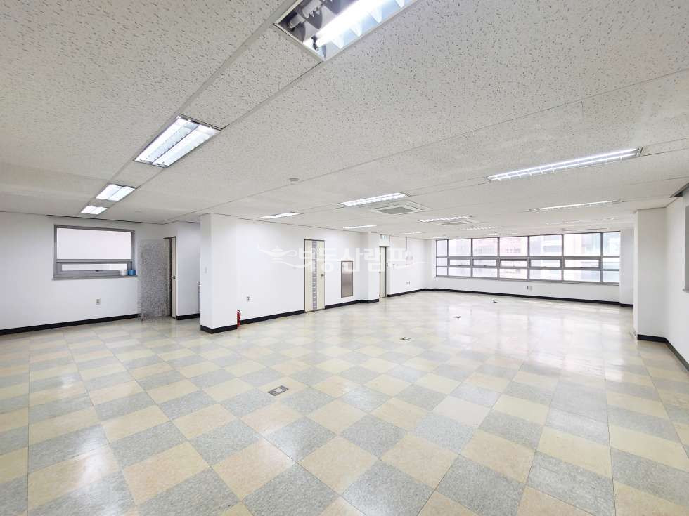서울 강남구 대치동 선릉역 포스코센터 대로변 이면 1분거리 월세 매물번호 10082 사진 1