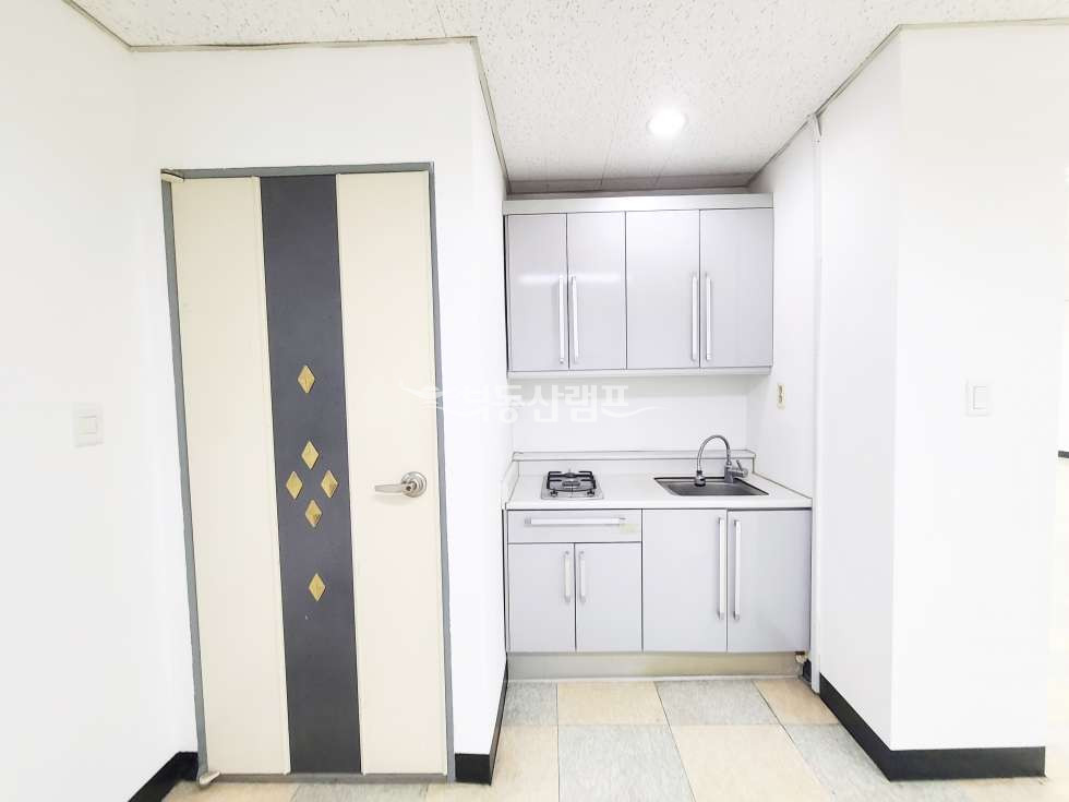 서울 강남구 대치동 선릉역 포스코센터 대로변 이면 1분거리 월세 매물번호 10082 사진 4