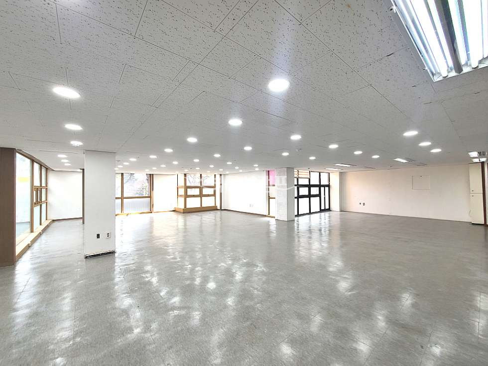 서울 강남구 대치동 넓고 확트인 공간 월세 매물번호 10089 사진 1