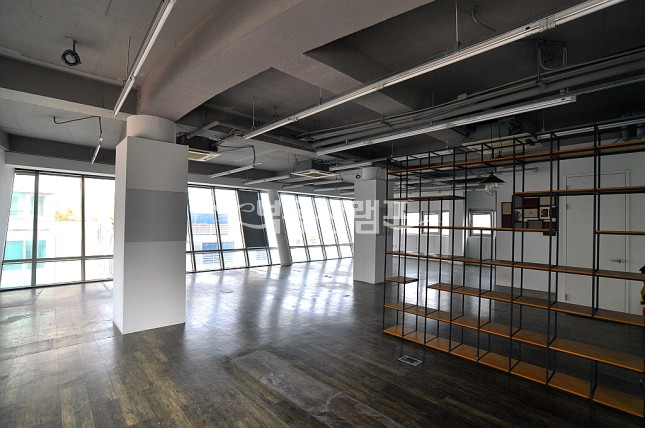 서울 강남구 신사동 ♥럭셔리 건물 인테리어 끝 5층전체 단독사용 사무실 월세 매물번호 12875 사진 4