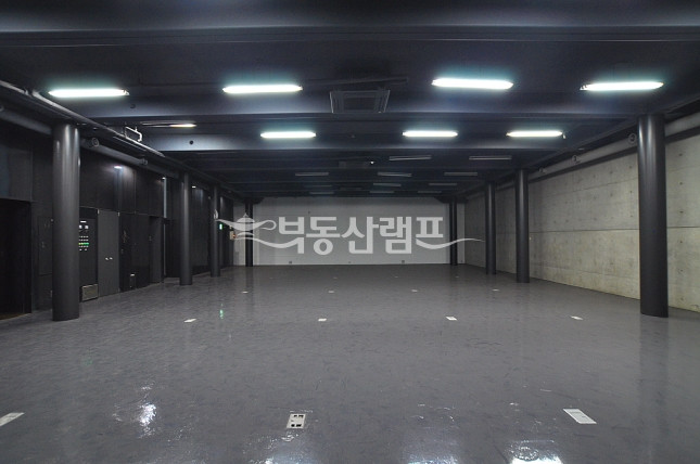 서울 강남구 신사동 ♥층고4M터 넓은 다용도 사무실 월세 매물번호 12935 사진 4