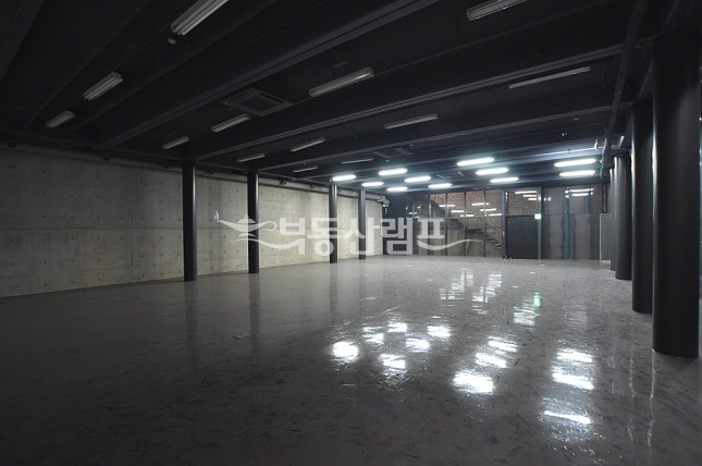 서울 강남구 신사동 ♥층고4M터 넓은 다용도 사무실 월세 매물번호 12935 사진 6