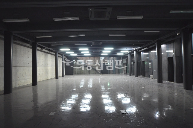 서울 강남구 신사동 ♥층고4M터 넓은 다용도 사무실 월세 매물번호 12935 사진 7