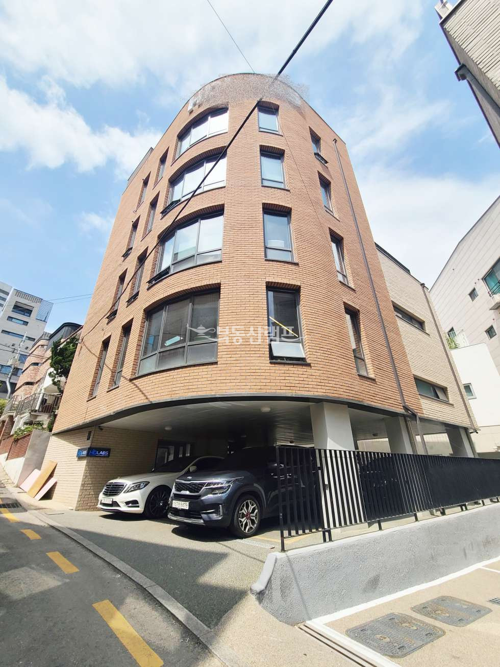 서울 강남구 논현동 강남구청역 AAA급 인테리어 통임대 사무실 월세 매물번호 10081 사진 1