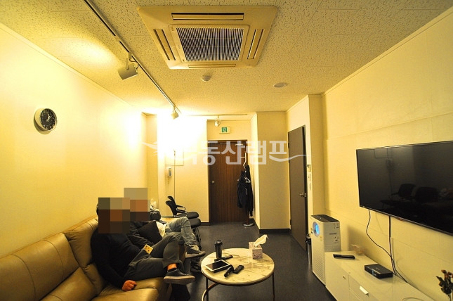 서울 강남구 논현동 ♥대로변 역세권 넓은 2층 전층 단독사용 사무실 월세 매물번호 12999 사진 8