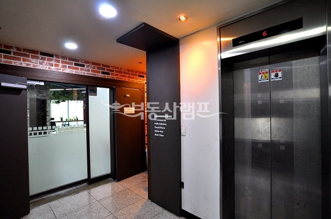 서울 강남구 논현동 ♥대로변 역세권 넓은 2층 전층 단독사용 사무실 월세 매물번호 12999 사진 10