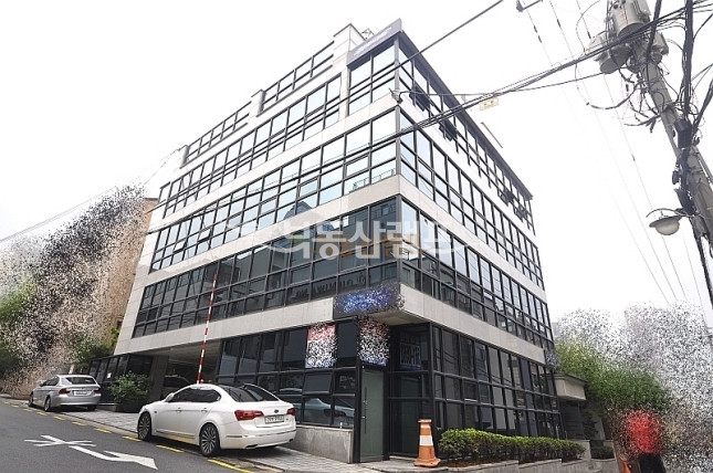 서울 강남구 역삼동 ● 역삼동 깔끔한 통임대 사옥 월세 매물번호 13404 사진 1