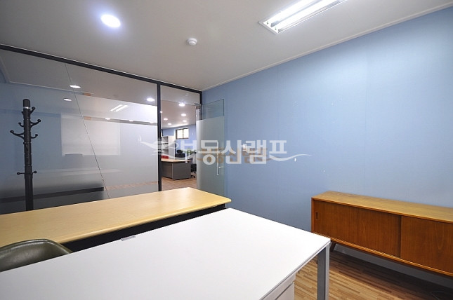서울 강남구 논현동 ● 초역세권 대로변 바로 이면 저렴합니다~ 월세 매물번호 13481 사진 5