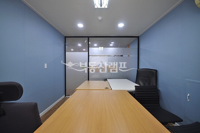 서울 강남구 논현동 ● 초역세권 대로변 바로 이면 저렴합니다~ 월세 매물번호 13481 사진 6