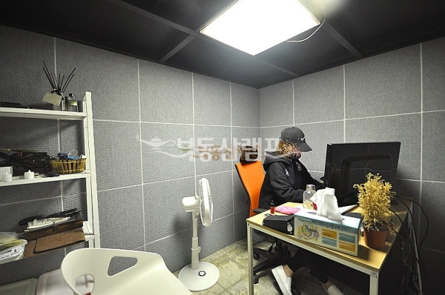 서울 서초구 반포동 ● 층고 3.5M 일반 사무실로도 스튜디오로도 딱 좋습니다 월세 매물번호 13585 사진 7