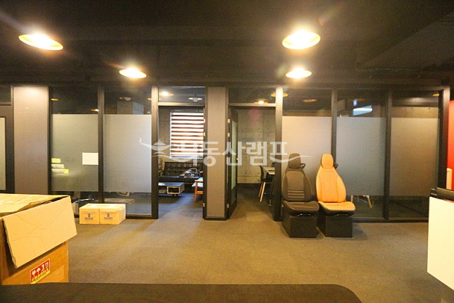 서울 서초구 서초동 ☎☏대로변 블랙 노출인테리어 월세 매물번호 13622 사진 7