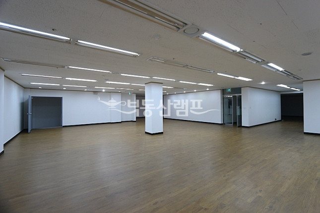 서울 강남구 역삼동 ☎☏강남역세권 저렴한 지하사무실 월세 매물번호 13640 사진 3