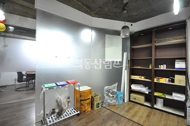 서울 강남구 신사동 ● 아이디어가 샘솟을 것만 같아요 월세 매물번호 13883 사진 5