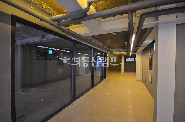 서울 강남구 신사동 $$ 역세권 신축 선큰구조 지하사무실 $$ 월세 매물번호 14182 사진 2