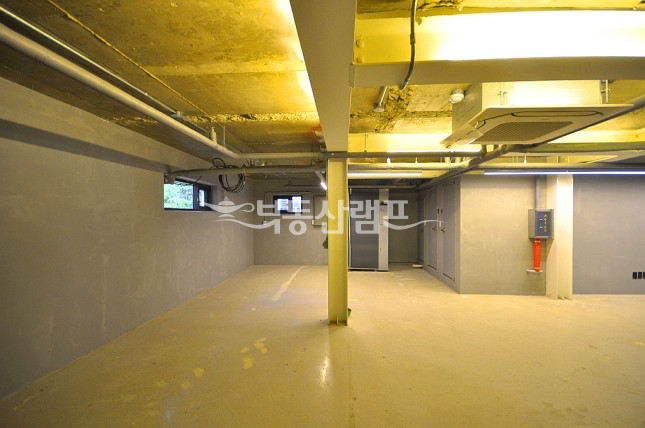서울 강남구 신사동 $$ 역세권 신축 선큰구조 지하사무실 $$ 월세 매물번호 14182 사진 4