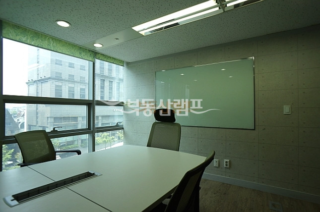 서울 강남구 역삼동 ★☆ 타워사무실 유리룸인테리어+휴게실 월세 매물번호 14218 사진 4