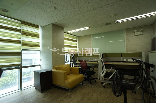 서울 강남구 역삼동 ★☆ 타워사무실 유리룸인테리어+휴게실 월세 매물번호 14218 사진 5