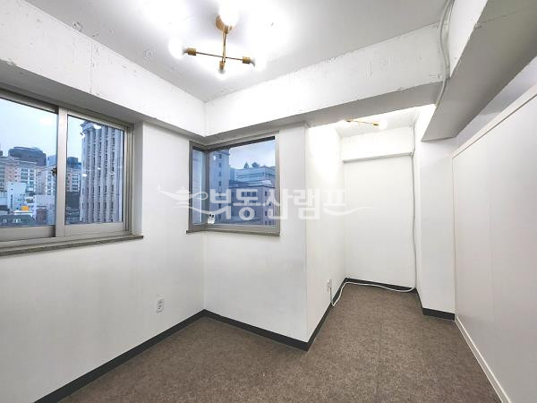 서울 강남구 역삼동 역삼동 실43p 룸2 노출천정 레일조명 가성비 인테리어 사무실 월세 매물번호 14289 사진 3