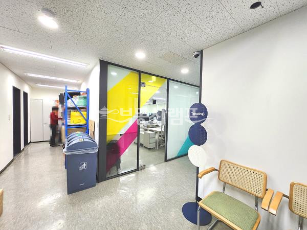 서울 강남구 대치동 삼성역3분 글라스내외관 내부 룸2 화이트톤 인테리어 사무실 월세 매물번호 14314 사진 1