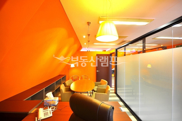 서울 강남구 신사동 신사동에 이렇게 예쁘고 저렴한 사무실이... 월세 매물번호 11113 사진 4
