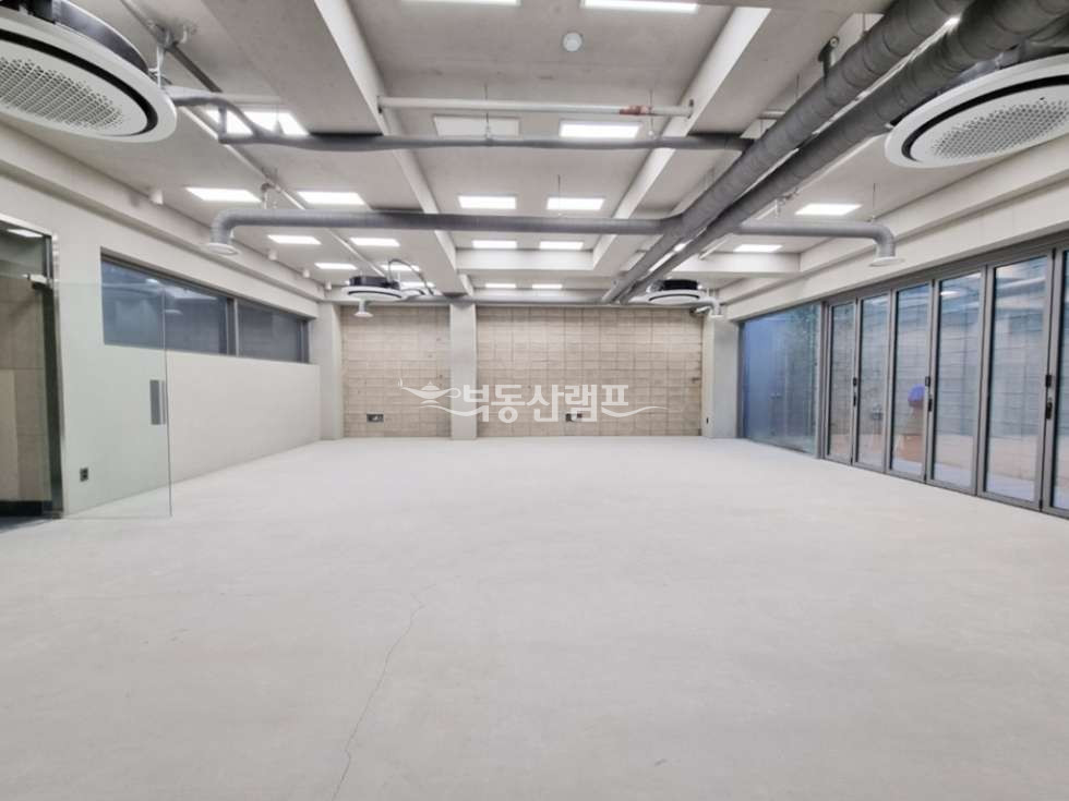 서울 강남구 논현동 하이엔드급 . 신축단독사옥, 전층 층고 높음, 선큰O 월세 매물번호 14469 사진 9