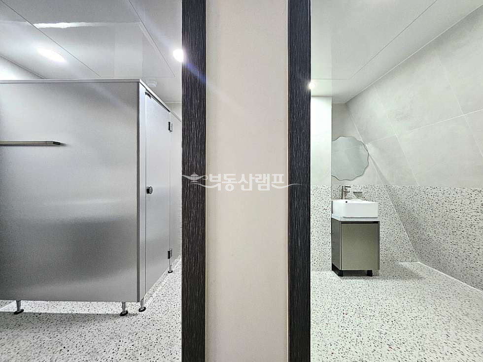 서울 강남구 논현동 언주역 리모델링 인테리어 통임대 사무실 월세 매물번호 14481 사진 10