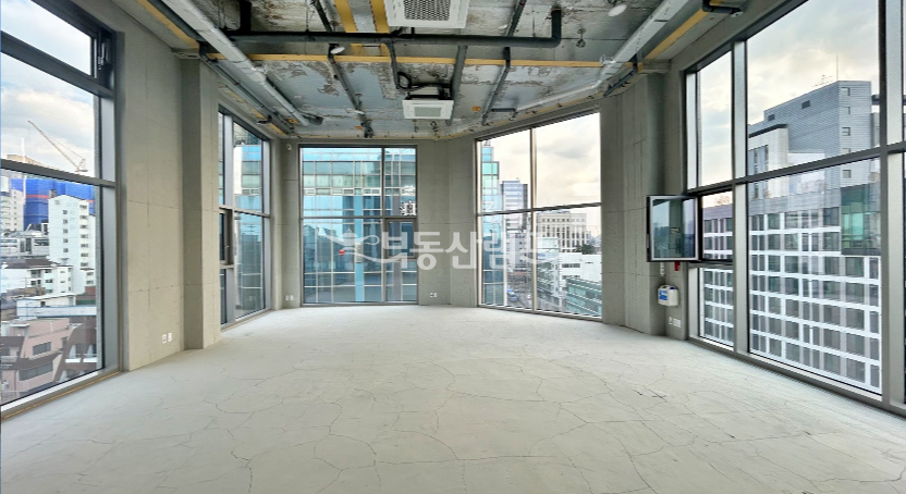 서울 강남구 논현동 학동역 바로앞, 신축 첫입주 전망나오는 깨끗한 강남 사무실 임대 월세 매물번호 14482 사진 1