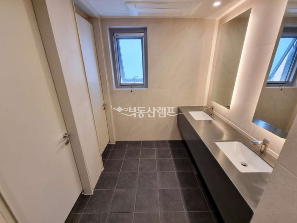 서울 강남구 청담동 정원품은 신축 고급 사무실, 대로변 채광좋은 강남 사무실임대 월세 매물번호 14493 사진 7