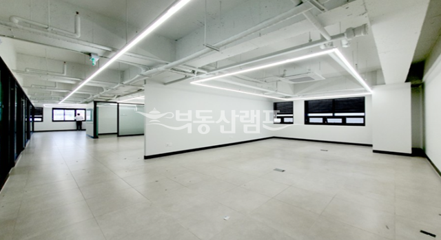 서울 강남구 논현동 논현124-2빌딩동 논현역 초역세권, 대로변 통사옥 통임대, 주차20대 월세 매물번호 14521 사진 4